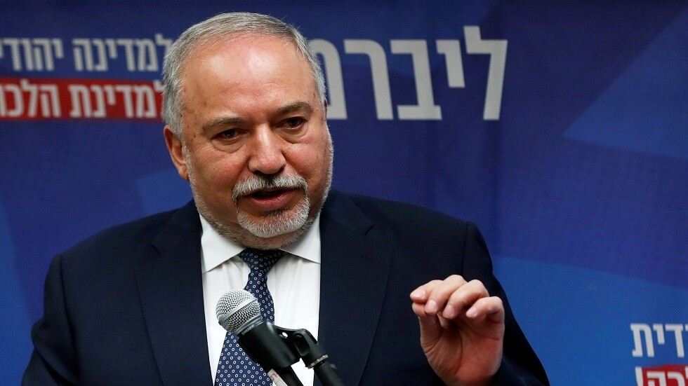 ليبرمان: نتنياهو أوفد رئيس الموساد إلى قطر ليطلب مواصلة تمويل حماس