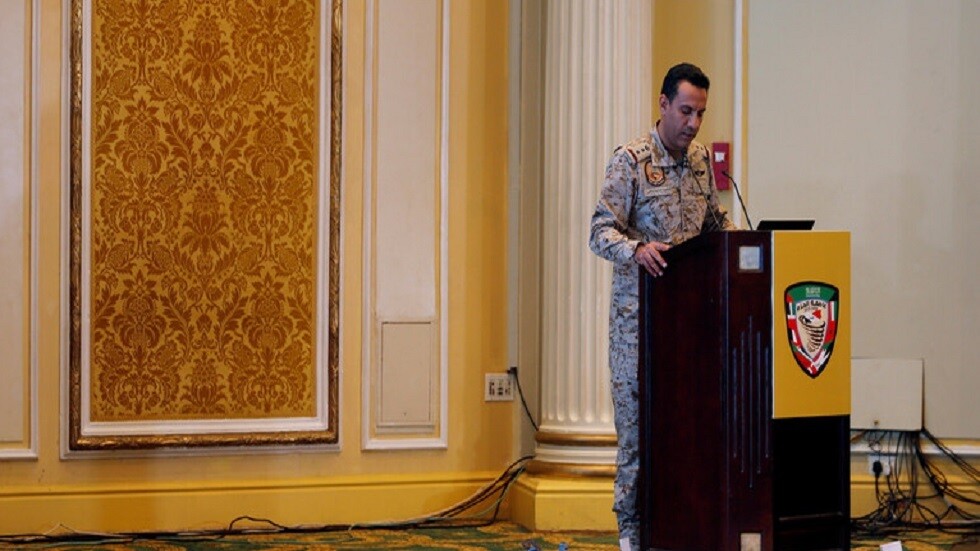 التحالف العربي يعلن اعتراض وتدمير زورق مسير أطلقه الحوثيون من الحديدة