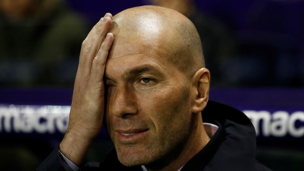 زيدان يصاب بـ"صداع" جديد قبل "الكلاسيكو"