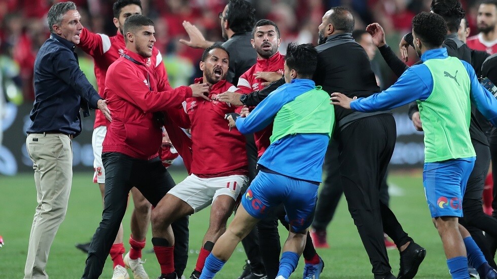 عقوبات الكأس السوبر تلقي بظلالها على قمة الأهلي والزمالك اليوم