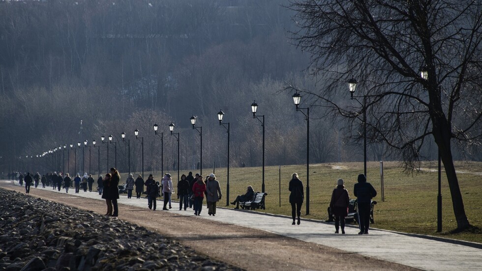 خبراء يكشفون عن سبب الشتاء الدافئ فوق العادة في روسيا