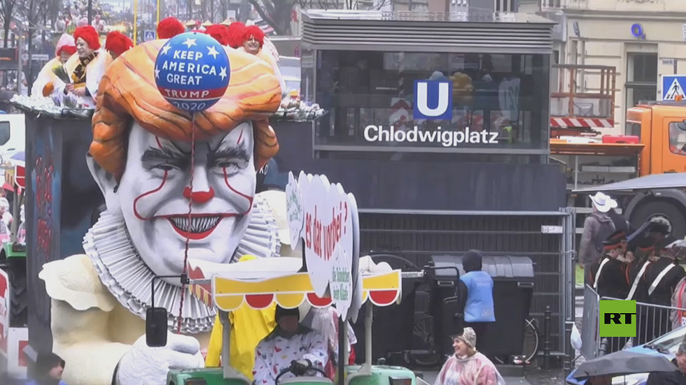 مدينة  كولونيا الألمانية تحتفل بكرنفالها الشهير