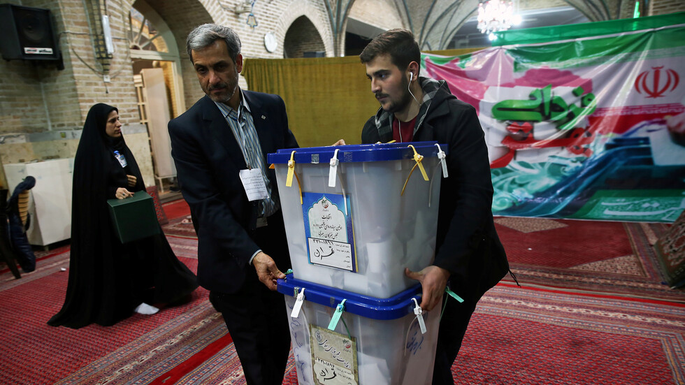 إيران.. برلمان مُعلّب