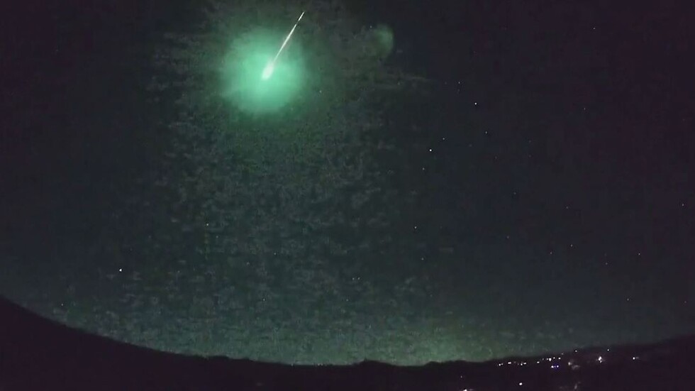 كاميرات تسجل لحظة سقوط نيزك في أريزونا