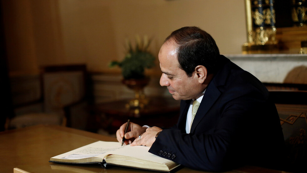 السيسي يوافق على قرض جديد لتشييد الصوامع في بورسعيد