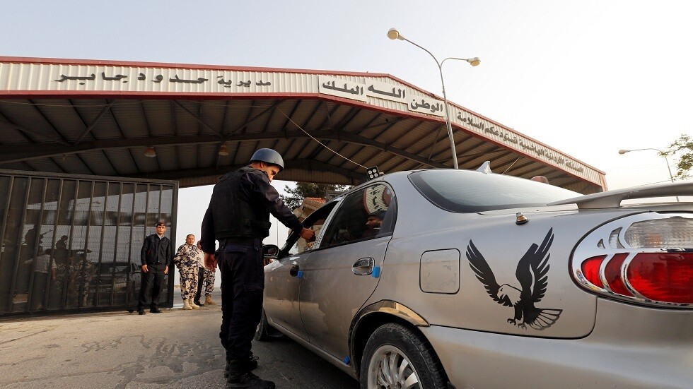 الأردن يعفي الشاحنات السورية من بدل المرور