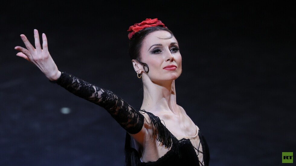 راقصة "البولشوي" تقدم عرضا جديدا عن كوكو شانيل