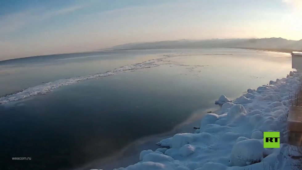 بالتايم لابس.. شاهد كيف تتجمد بحيرة البايكال