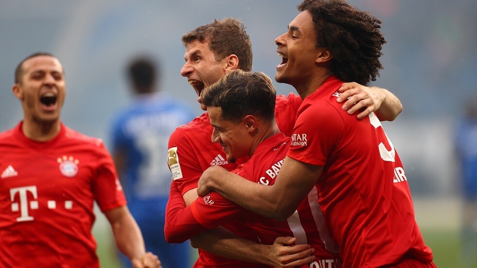 البايرن يسحق هوفنهايم بسداسية في مباراة توقفت 20 دقيقة بسبب لافتات مسيئة (فيديو)