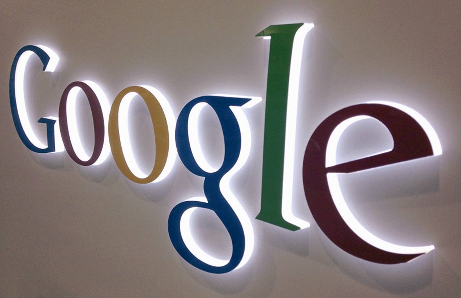 غوغل تعالج مشكلة خطيرة في خدمة Google Photos