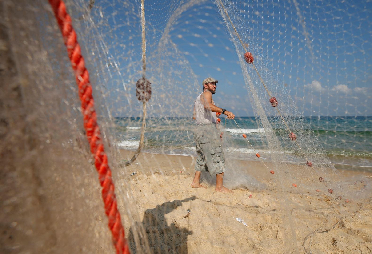 إسرائيل تجدد تضييق الصيد على غزة