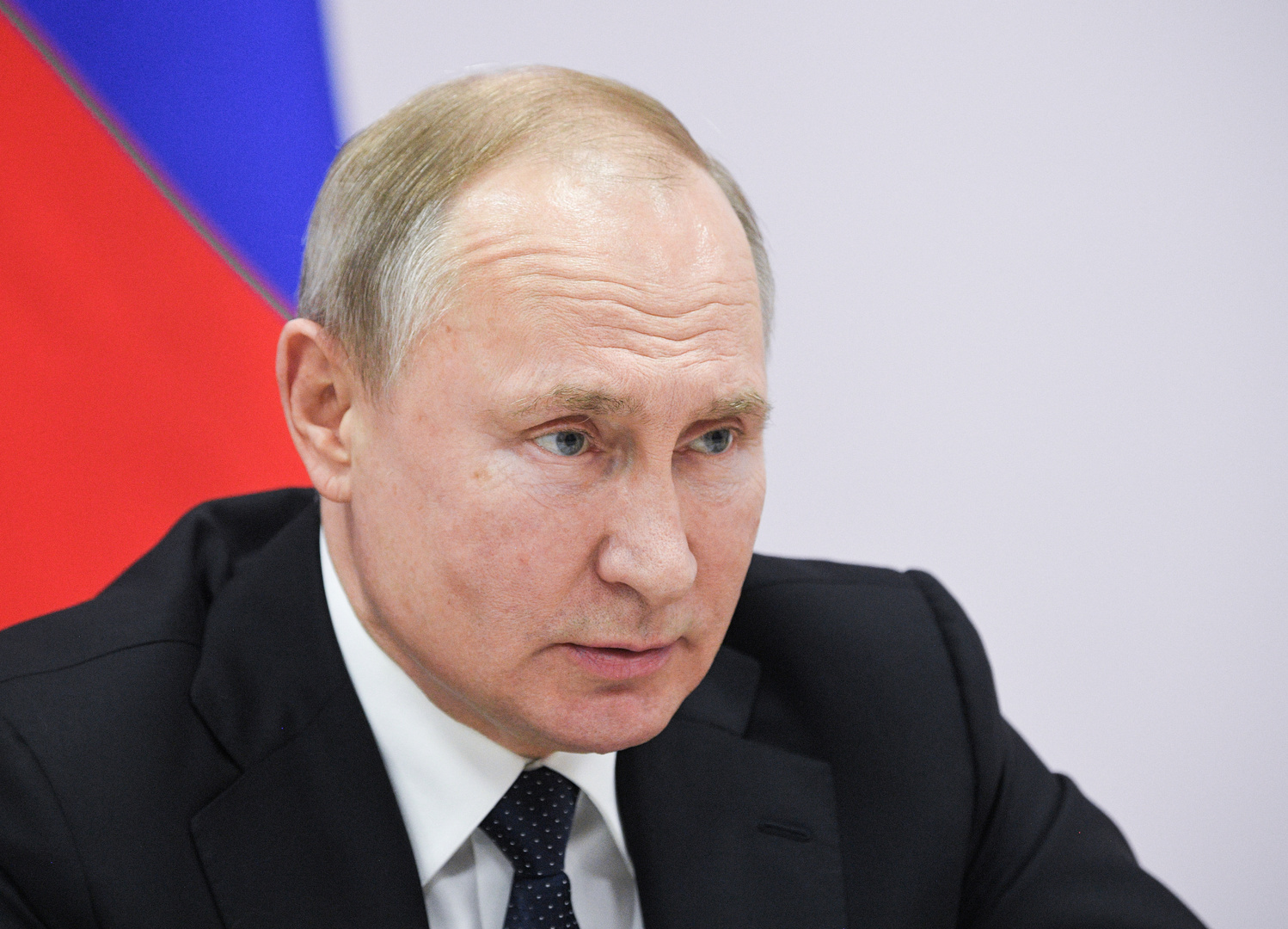 بوتين يهنئ الدبلوماسيين الروس ويشيد بدورهم في الدفاع عن مصالح روسيا