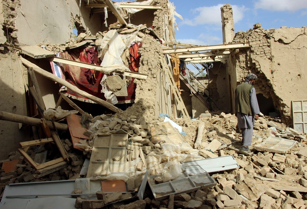 مقتل 8 مدنيين بغارة جوية في أفغانستان