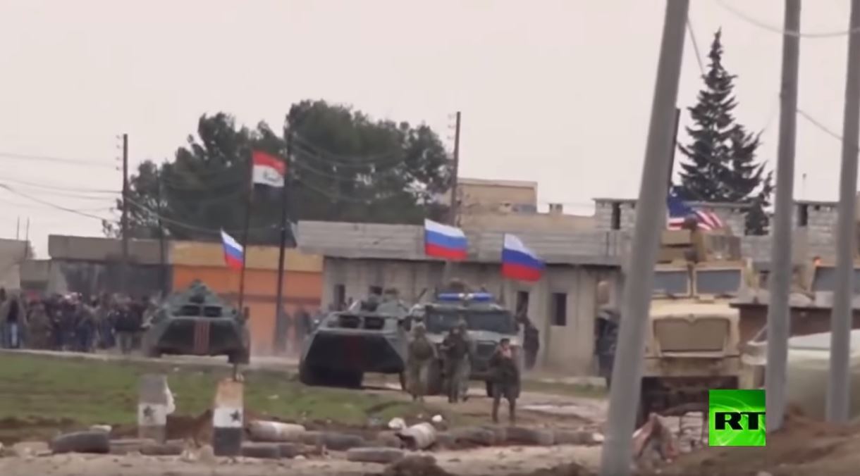 الرواية الكاملة لإنقاذ  قوة روسية وحدة أمريكية حاصرها سوريون غاضبون قرب الحسكة