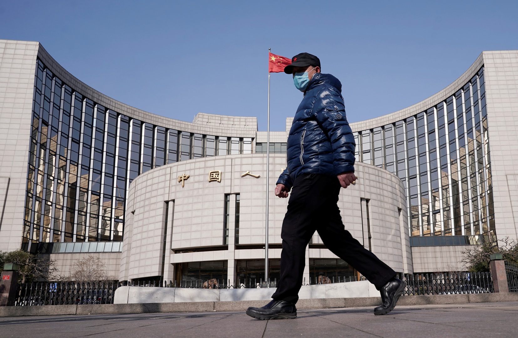المركزي الصيني يخفض سعر الفائدة لمواجهة 