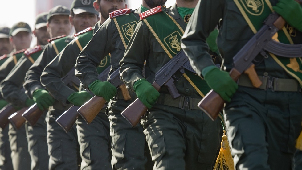 الحرس الثوري يتهم الرياض وواشنطن بتزويد الإرهابيين في إيران بالأسلحة 