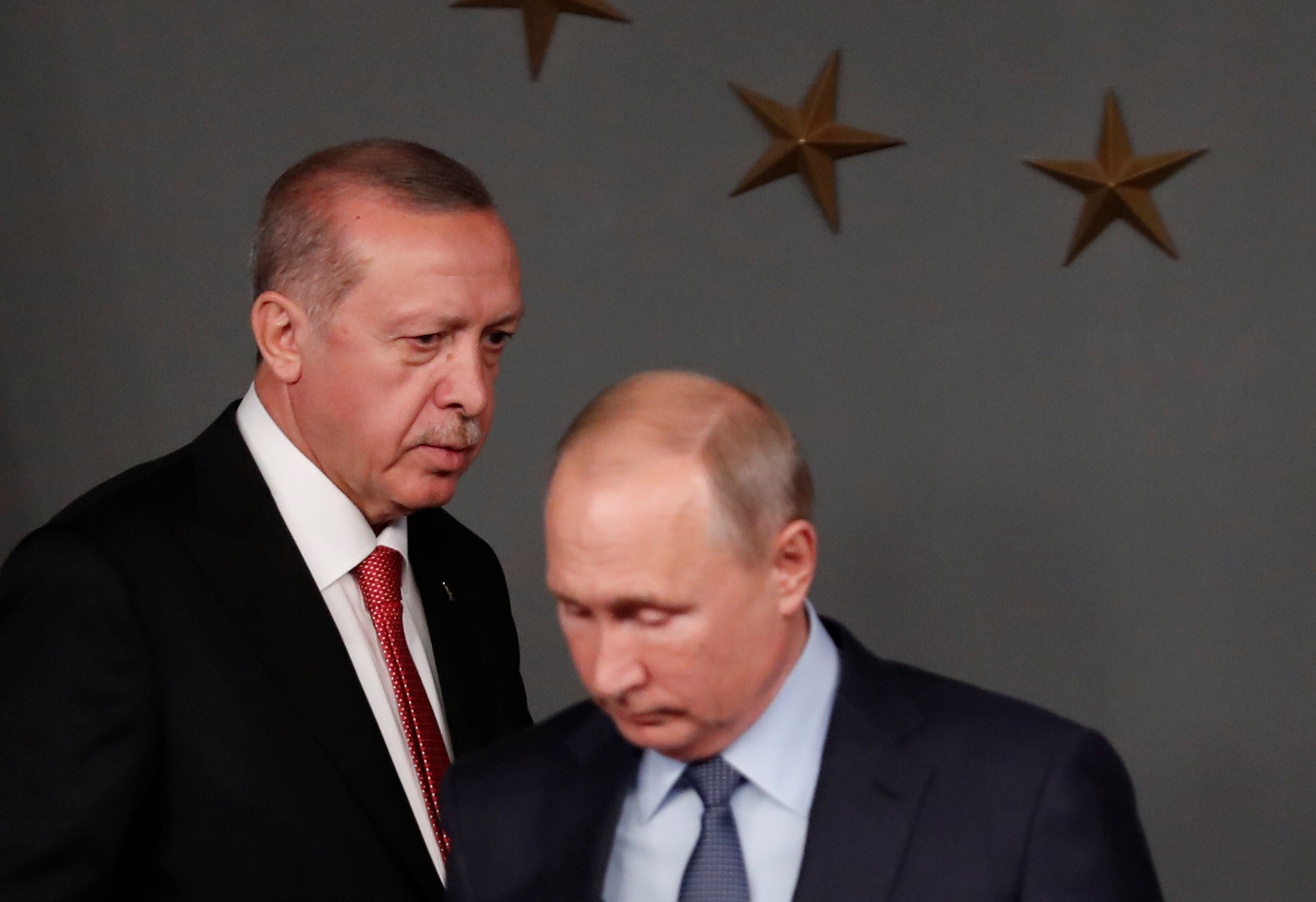 أردوغان يوجه ضربات لموسكو.. الروس يخسرون إلى متى؟