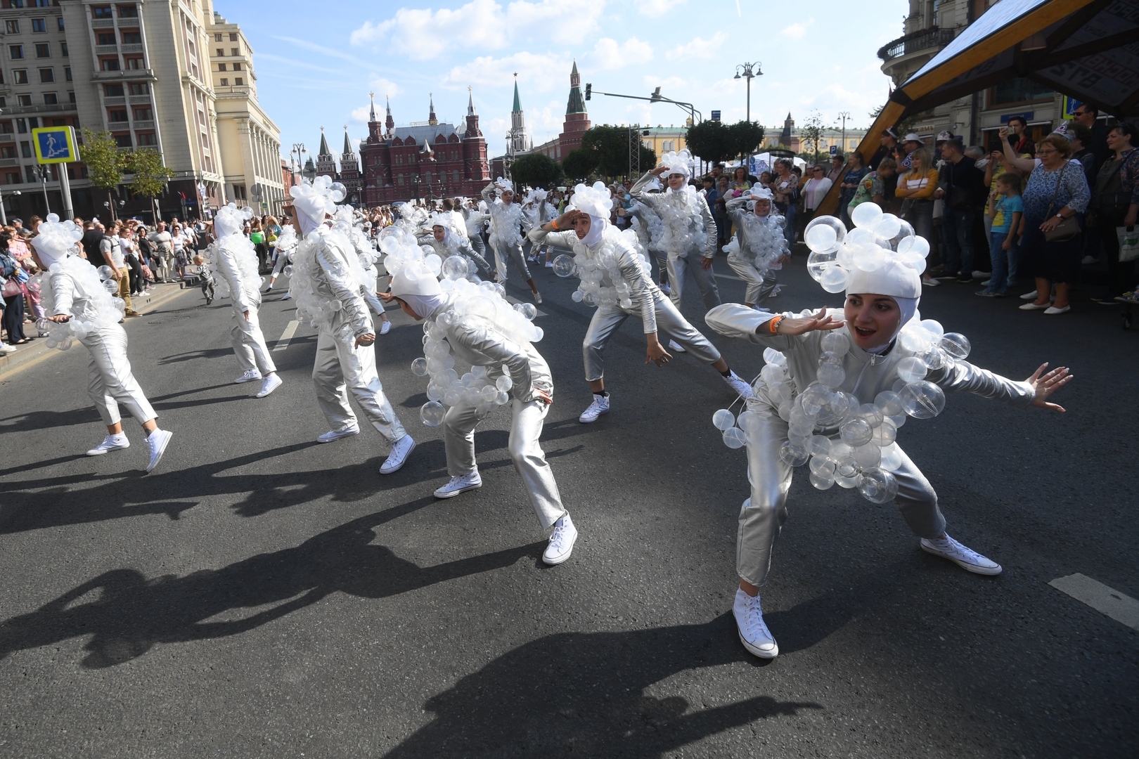 المهرجانات الشعبية تقليد جديد يمارسه سكان موسكو