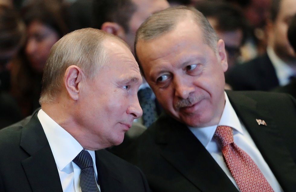 أردوغان يقول إنه طلب من بوتين أن تتنحى روسيا جانبا وتترك لتركيا التعامل مع 
