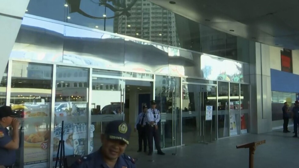 احتجاز 27 شخصا رهائن في مركز تجاري في العاصمة الفلبينية مانيلا