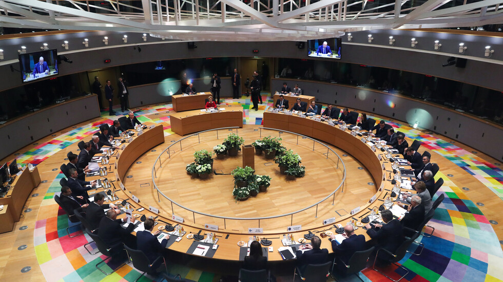 الاتحاد الأوروبي يرفع درجة خطر فيروس كورونا من معتدل إلى مرتفع