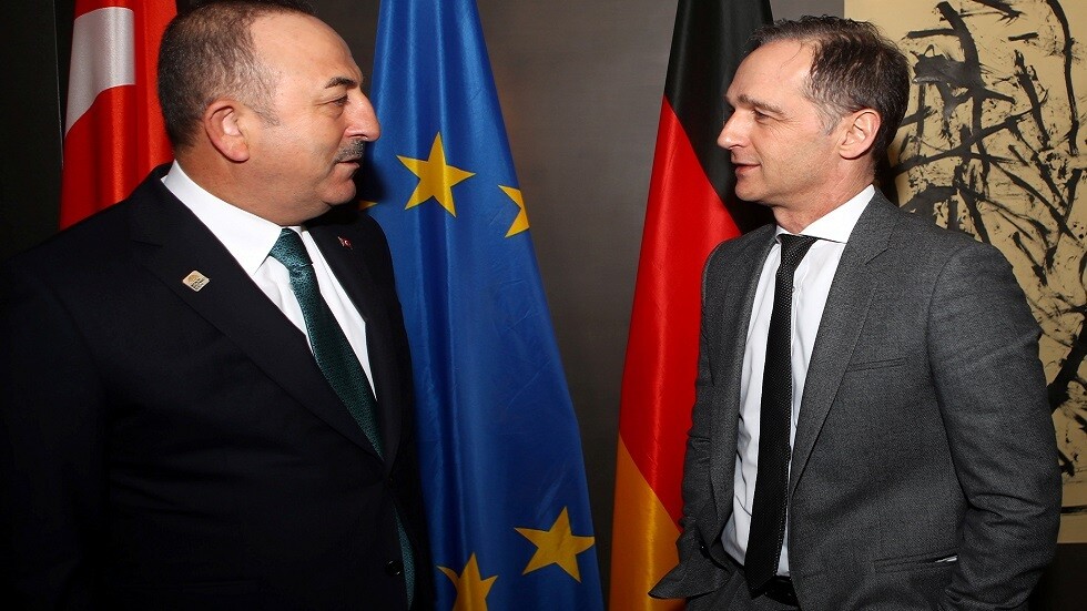 وسط أزمة الهجرة.. تشاووش أوغلو يعاتب الأوروبيين: أغمضتم أعينكم على مدى سنين