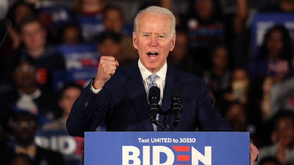 بايدن يتجه للفوز بولايتي تينيسي وأوكلاهوما بانتخابات الحزب الديمقراطي