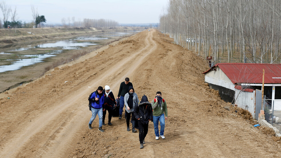 أنقرة تزج باللاجئين في المعركة
