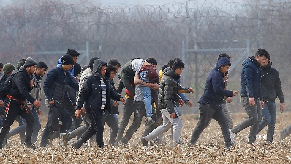 تركيا تتهم القوات اليونانية بقتل مهاجر جديد وإصابة آخرين على الحدود وأثينا تنفي