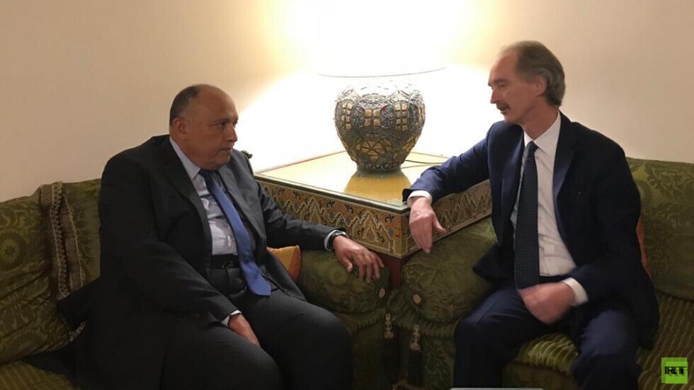 شكري يؤكد لبيدرسون مساندة مصر لجهود التسوية في سوريا