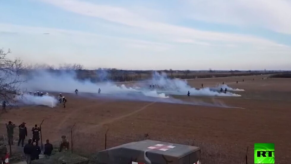 اليونان: الشرطة التركية تطلق الغاز لدفع المهاجرين نحو الحدود