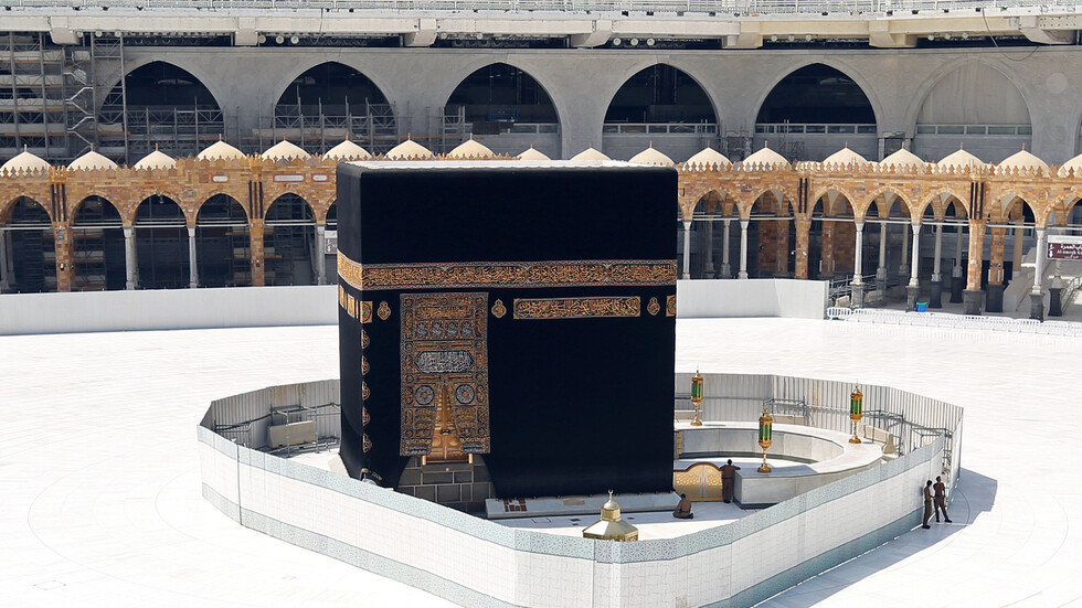 السعودية تفتح المطاف لغير المعتمرين