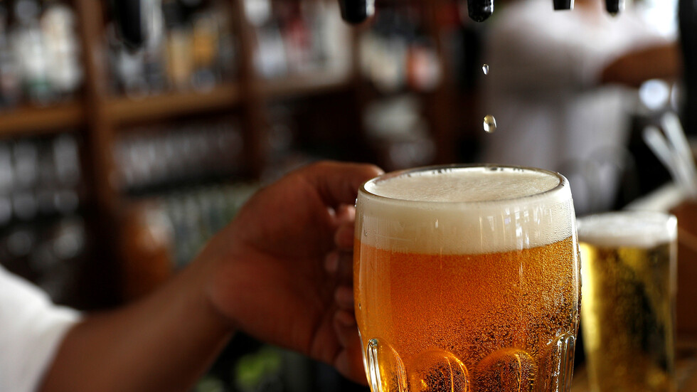 إيران.. مقتل 7 أشخاص إثر تناول كحول مغشوش ظنا أنه يقيهم من كورونا