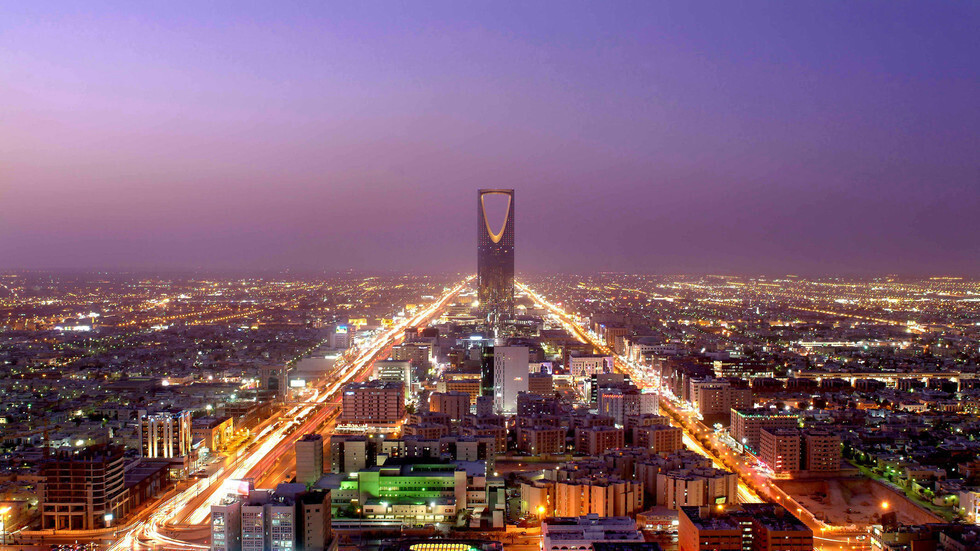 السلطات السعودية تغلق منطقتين ترفيهيتين في الرياض بسبب كورونا