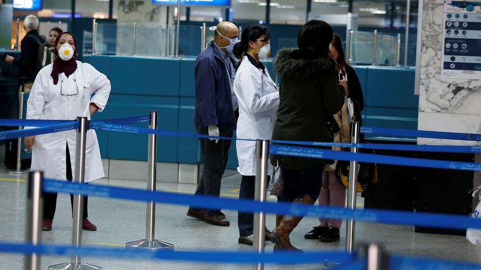 تونس.. القوة العامة تجبر مواطنا على الالتزام بالحجر الصحي الذاتي