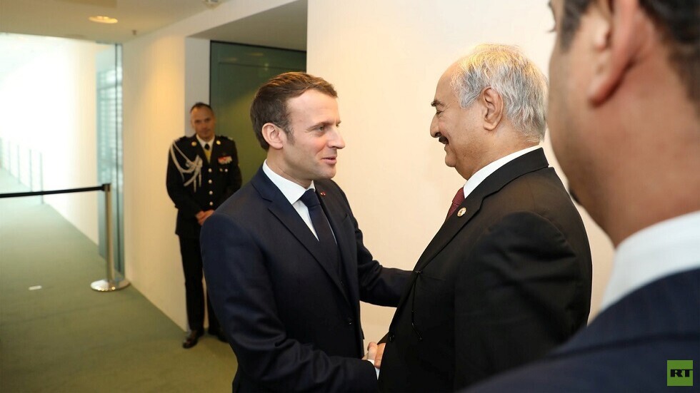 الرئاسة الفرنسية: حفتر أكد خلال اجتماع مع ماكرون أنه ملتزم بتوقيع اتفاق وقف إطلاق النار