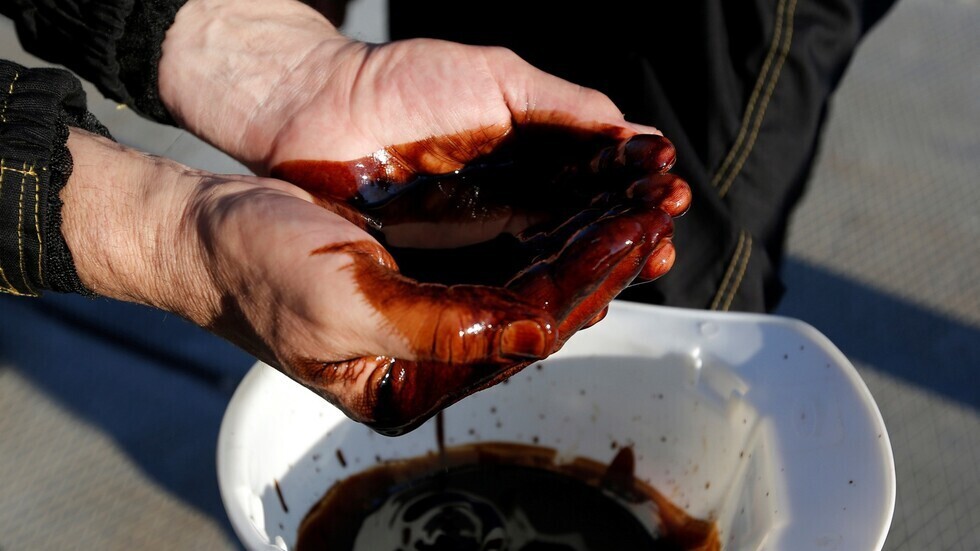 ارتفاع أسعار النفط بعد أكبر خسارة يومية في 30 عاما