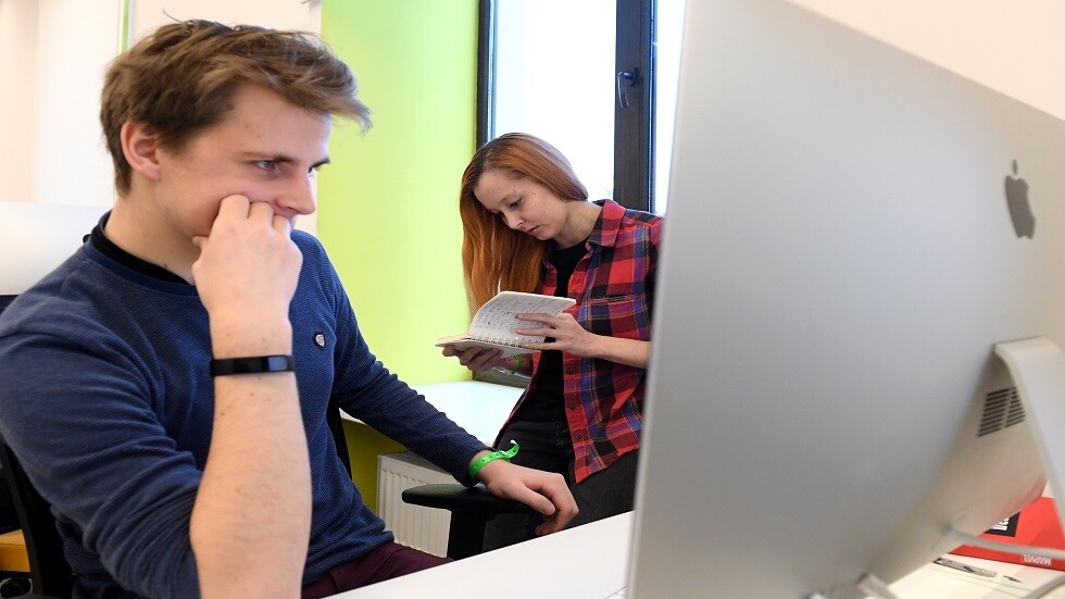 ثلث خريجي المدارس الروسية يفضلون مهنة 