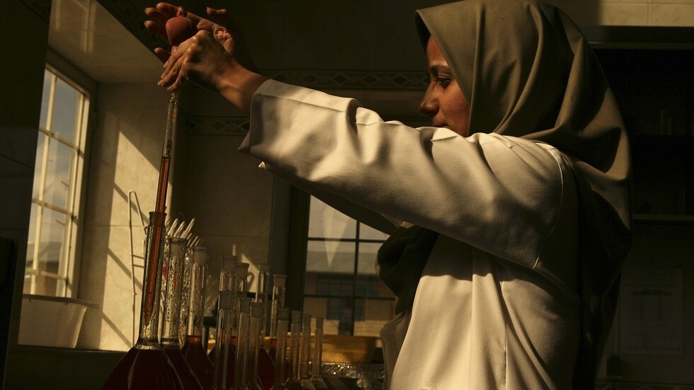 إيران تعلن عن إنتاج دواء لعلاج المصابين بفيروس 