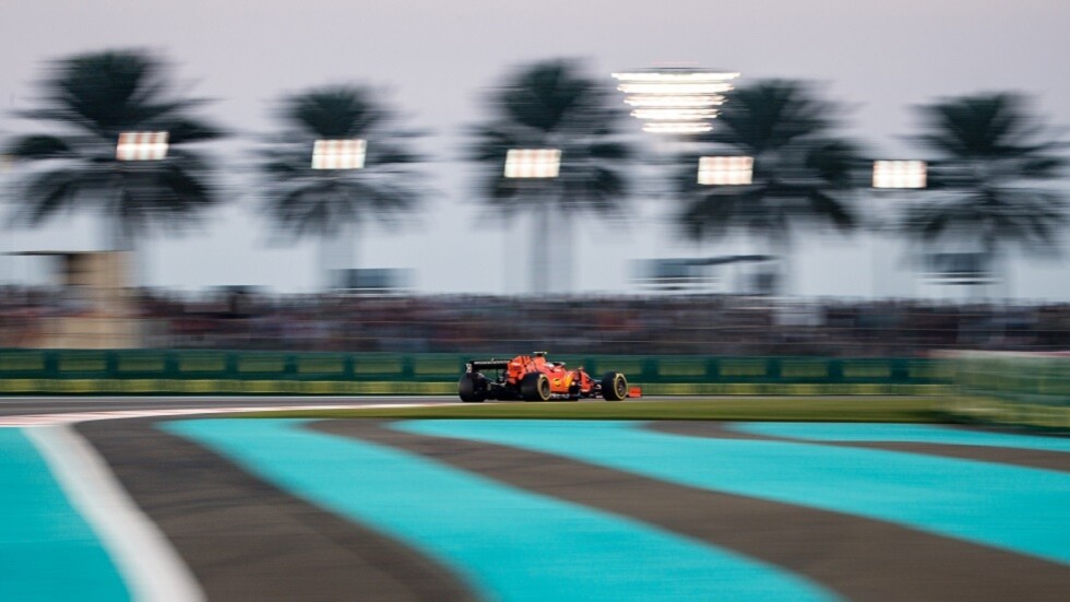 عزل أفراد من "الفورمولا 1" بسبب كورونا