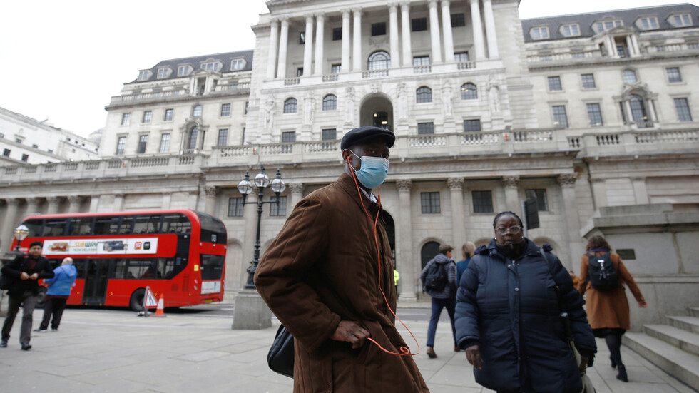 شركة لإنتاج اللقاحات تسعى لتجريب فيروس كورونا على متطوعين لقاء مبلغ مالي