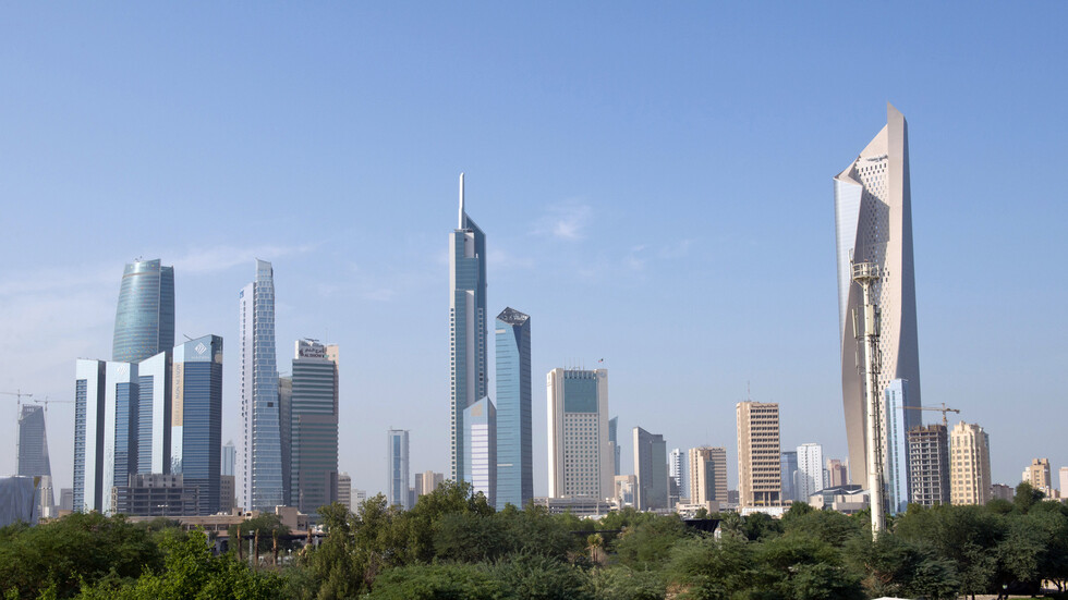 الكويت تعلق معظم رحلات الركاب الجوية وتعلن إجازة رسمية في البلاد حتى 26 مارس بسبب كورونا