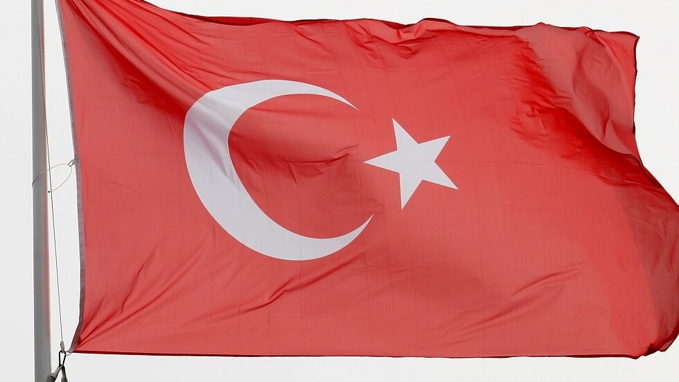 تركيا تستدعي سفير اليونان وتطالب أثينا بـ "إنهاء انتهاكاتها" للمياه الإقليمية التركية