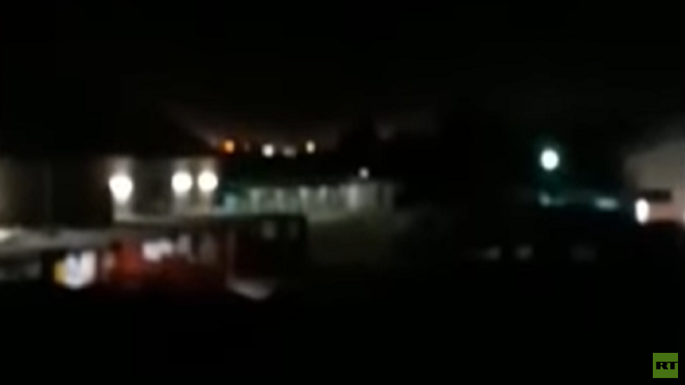 اللحظات الأولى للقصف الصاروخي على القوات الأمريكية والبريطانية في العراق