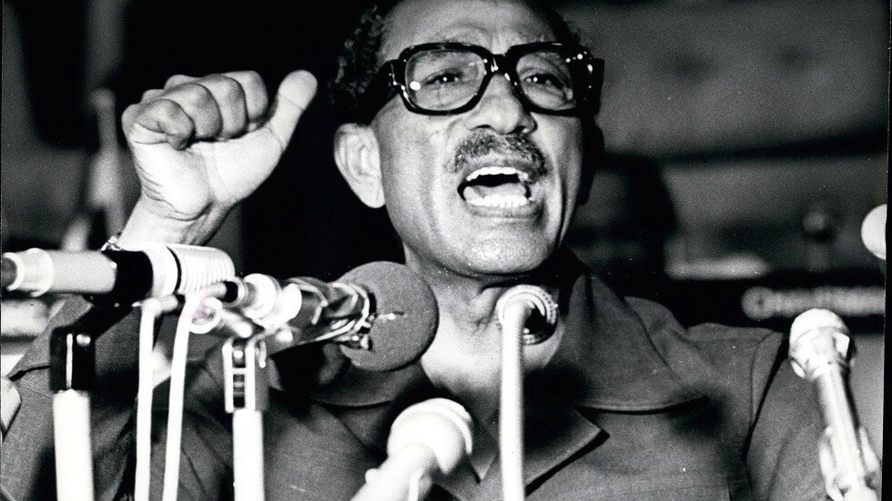 ناقد سينمائي مصري يكشف أسرار "أيام السادات"