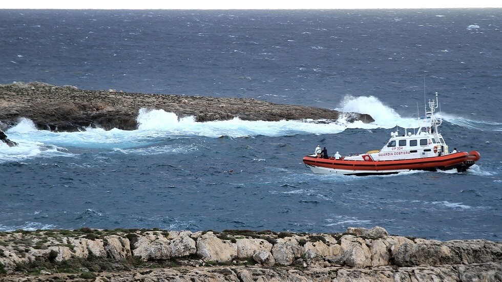 كاهن إيطالي: الادعاء بأن توقف تدفق المهاجرين راجع لخوفهم من كورونا "مثير للسخرية"