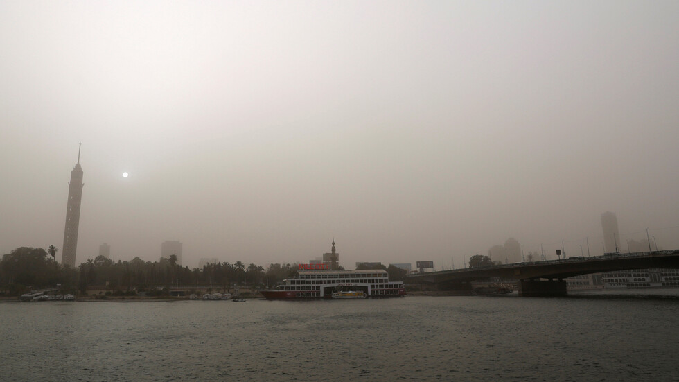 منخفض "التنين" يقتل 7 أشخاص في مصر ويدخل في "مرحلة الذروة"