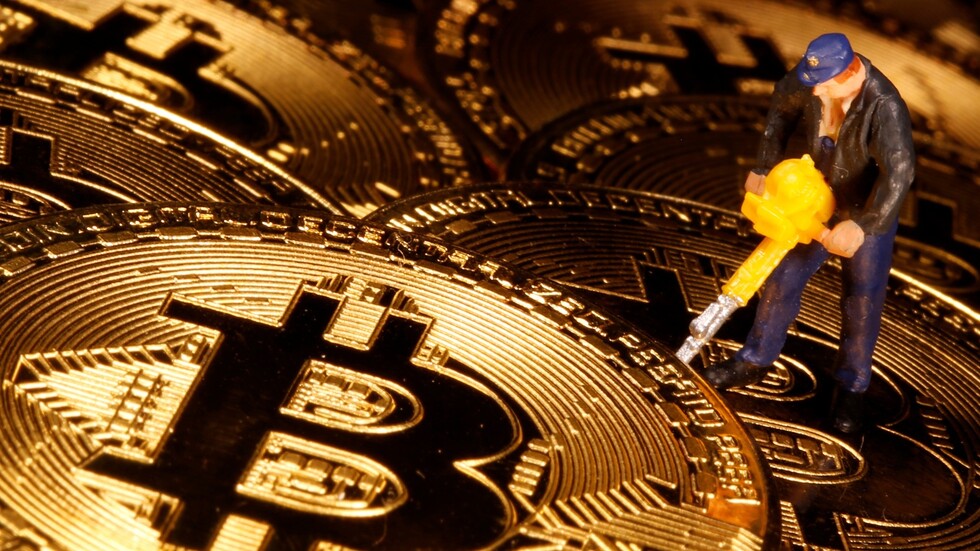 "بيتكوين" لم يتحمل الضربة