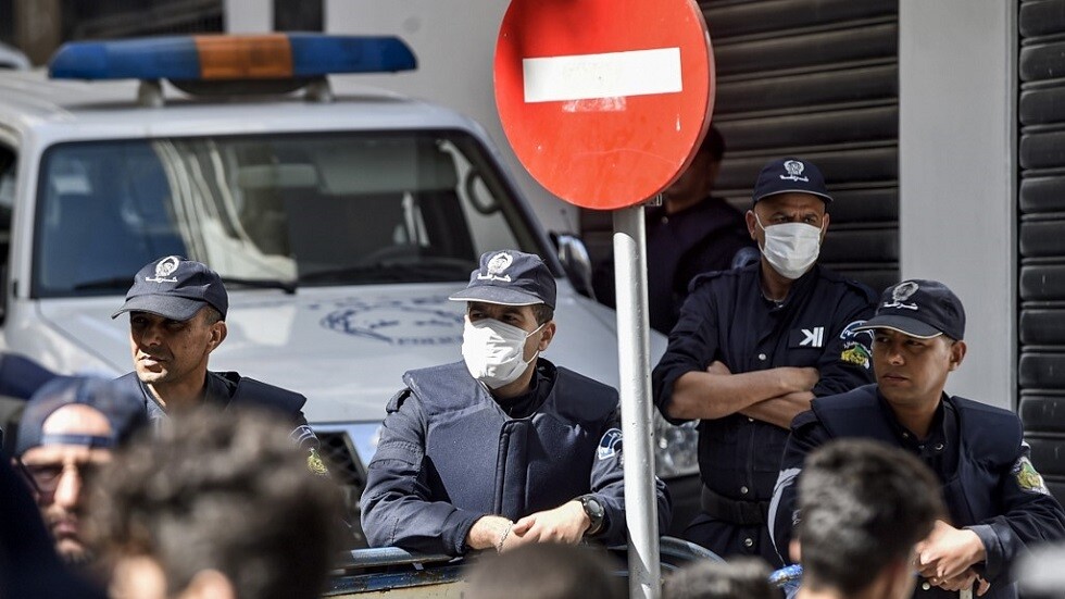 استمرار احتجاجات الجزائر للأسبوع الـ56 رغم التحذيرات من كورونا (فيديو)