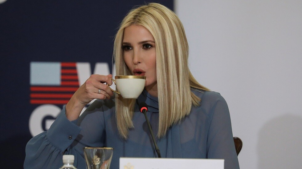 إيفانكا ترامب "تعمل من البيت" بسبب كورونا